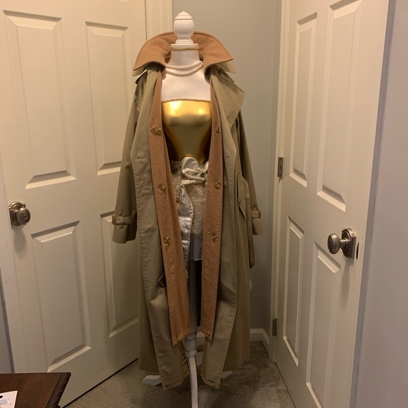 Trench Coat - Picture 3 of 8